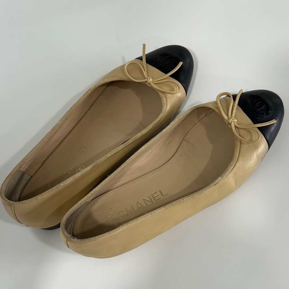 CHANEL Women's Beige and Black Ballet Flats